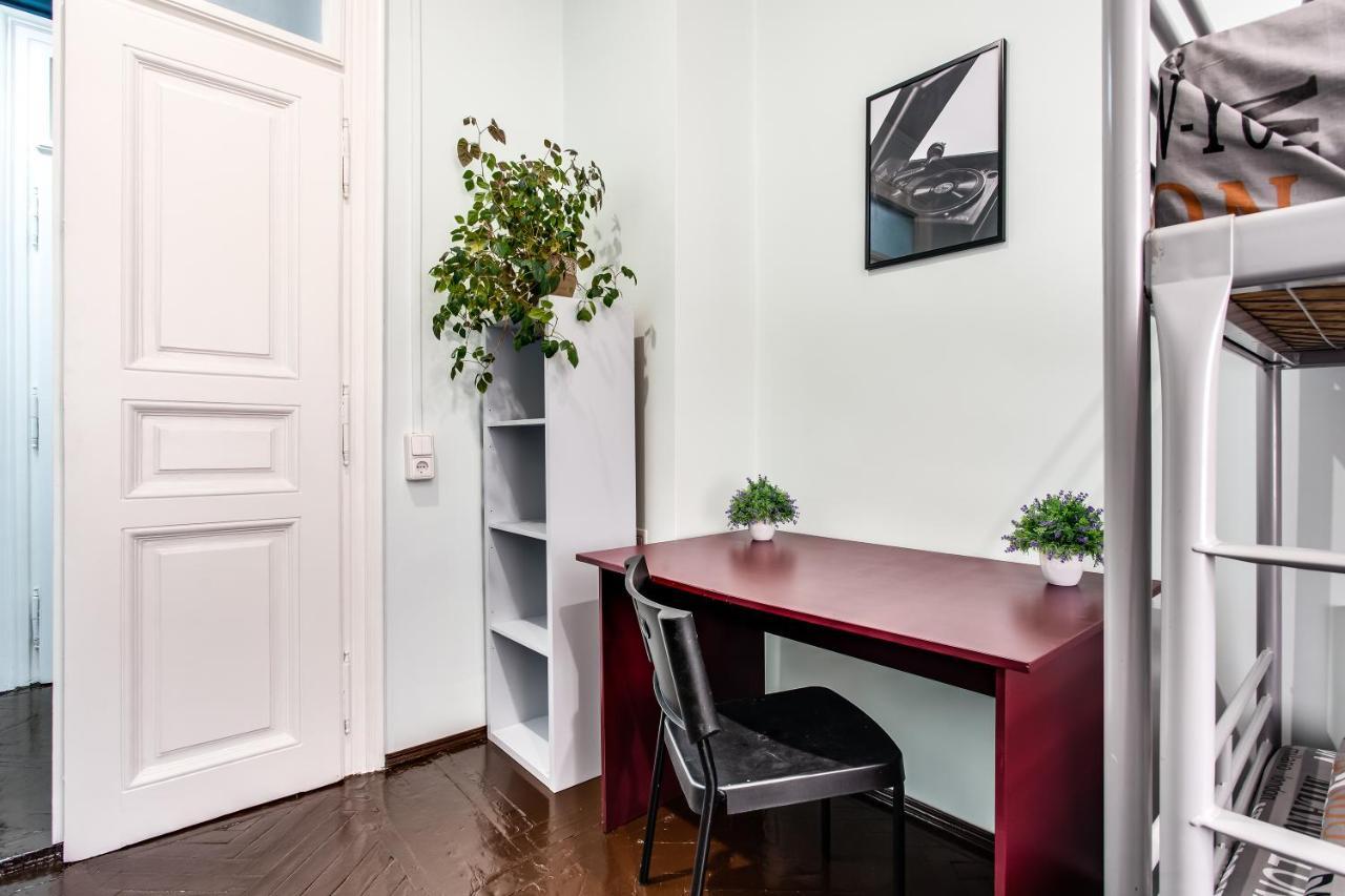 Mister Hostel Lviv Exterior photo