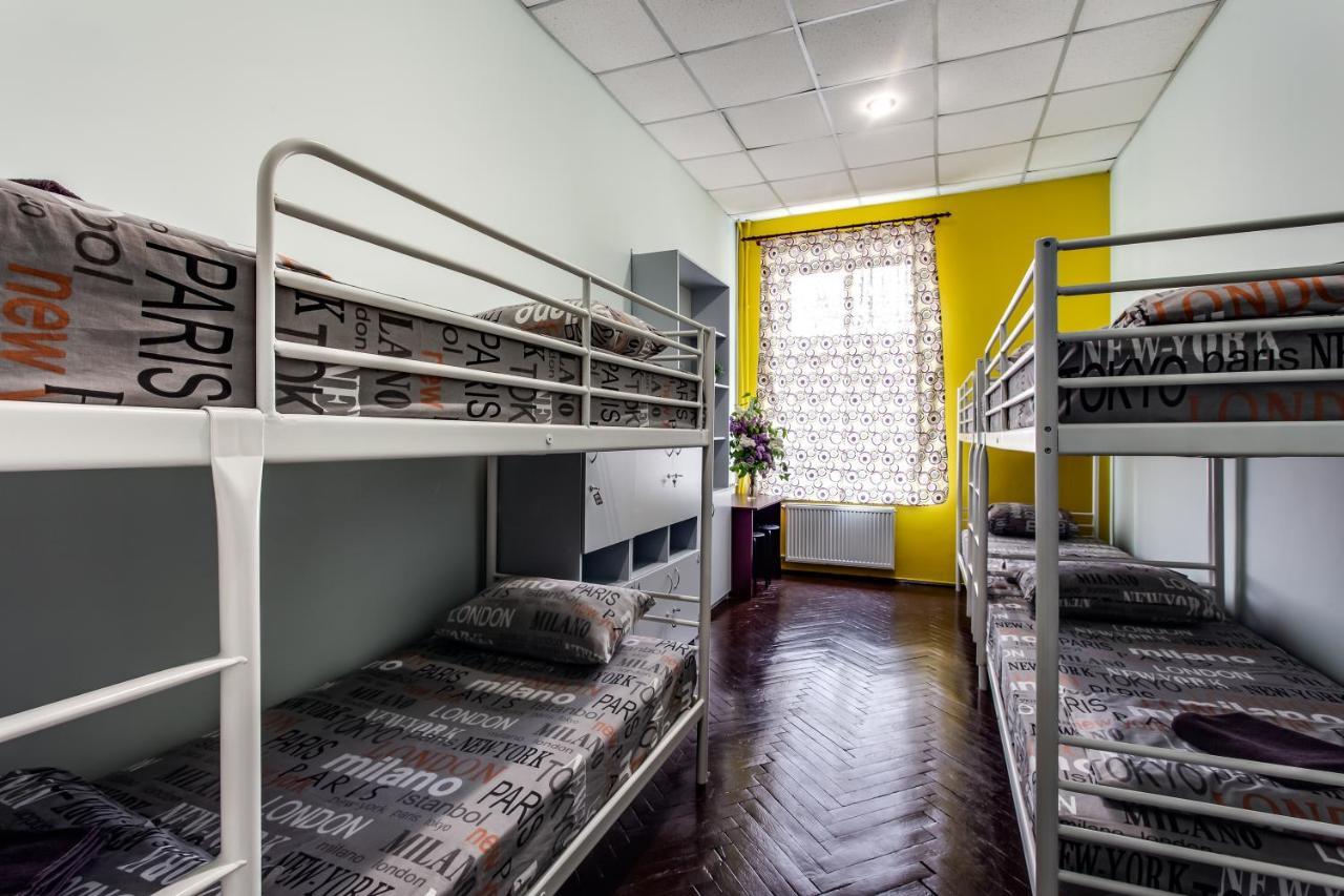 Mister Hostel Lviv Exterior photo