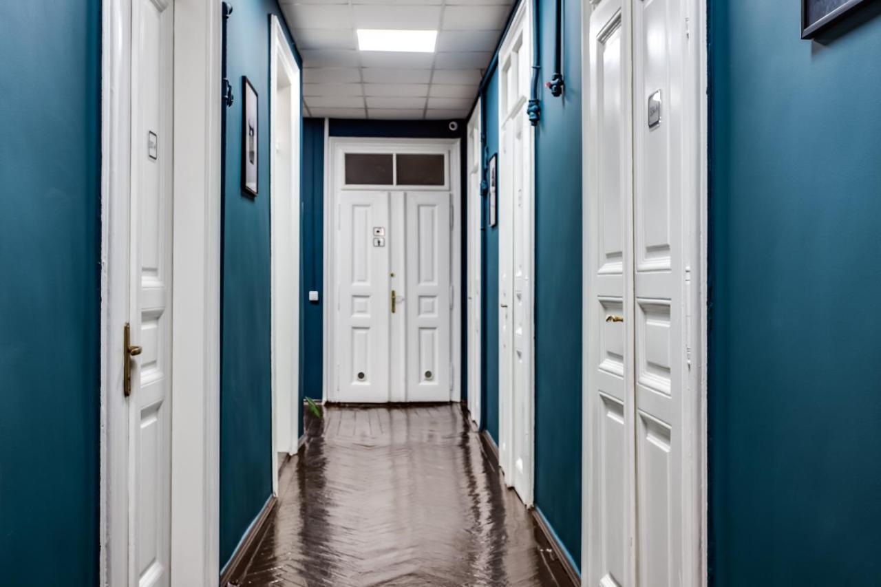 Mister Hostel Lviv Exterior photo