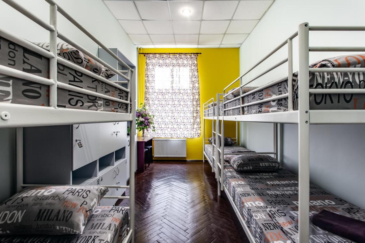 Mister Hostel Lviv Exterior photo