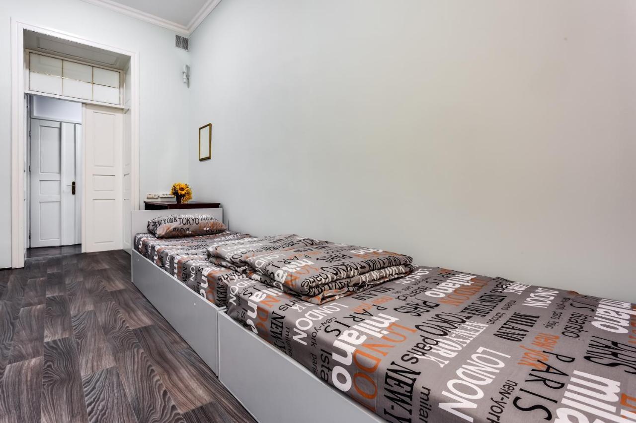 Mister Hostel Lviv Exterior photo